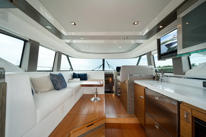 Slide: The Image of Tiara F44 Flybridge 2021 - 34