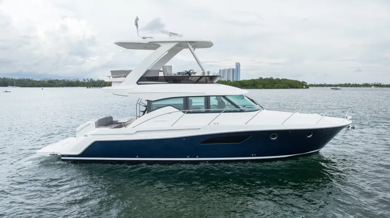 The Image of Tiara F44 Flybridge 2021 - 1