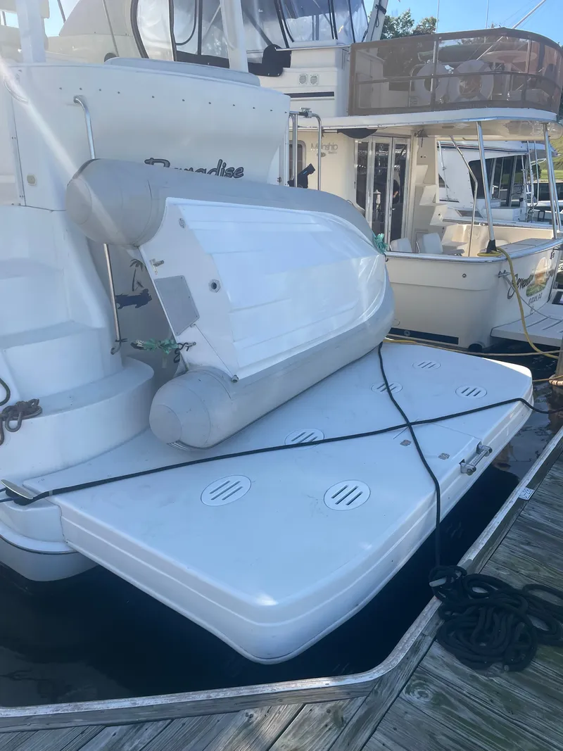 Slide: The Image of Silverton 35 Motor Yacht 2004 - 16