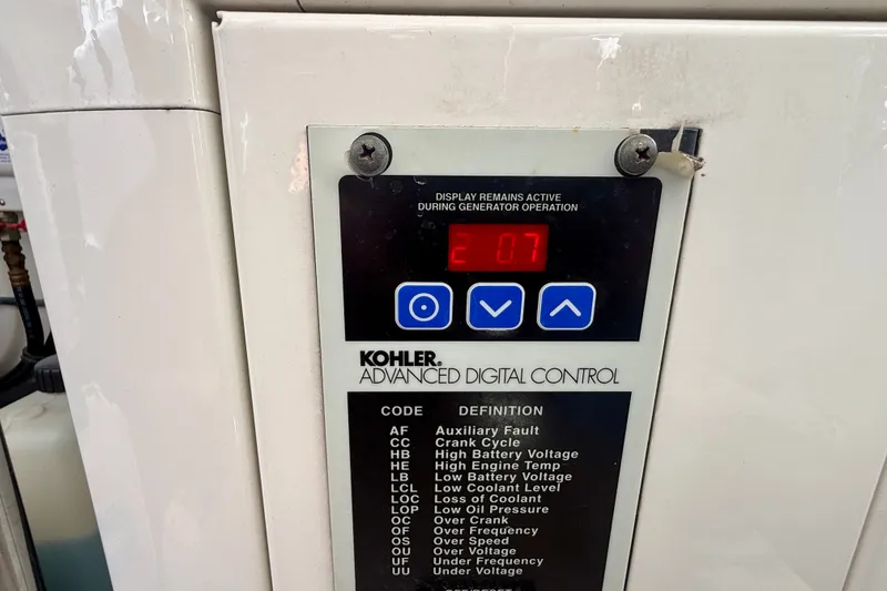 Slide: The Image of Kohler advanced digital control panel on 2006 Tiara Yachts 3600 Sovran, displaying error code E07. - 67