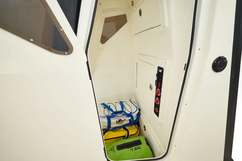 Slide: The Image of Mako 246 Center Console 2027 - 14
