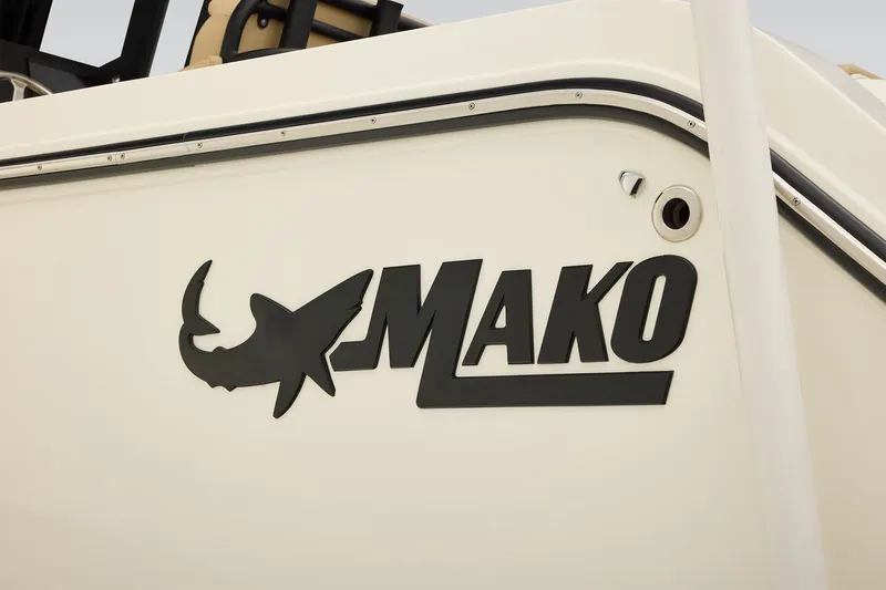Slide: The Image of Mako 246 Center Console 2027 - 29