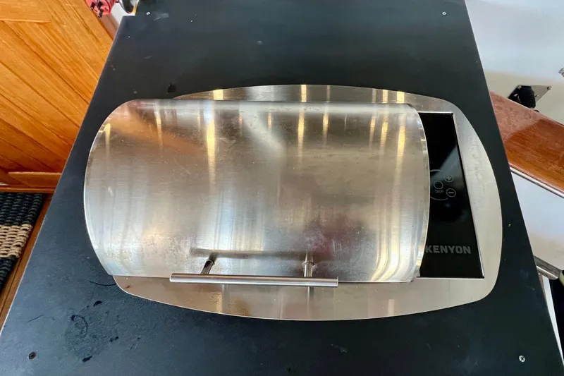 Slide: The Image of Stainless steel grill on Ocean Alexander 430 Classicco yacht, 2000 model. - 8