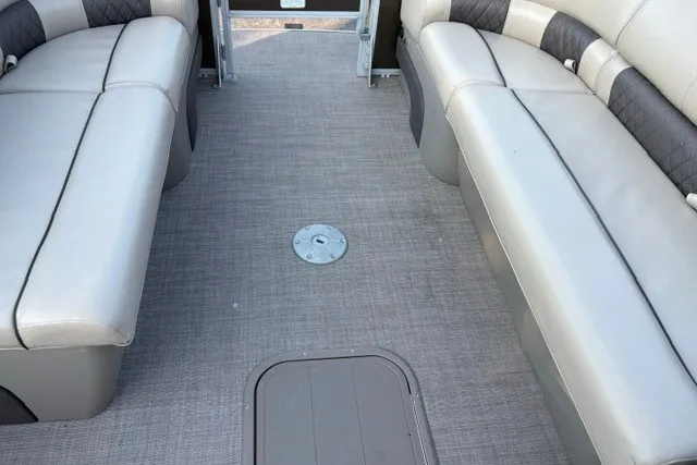 Slide: The Image of Interior view of 2020 Sun Tracker SportFish 22 XP3 pontoon boat with gray seating. - 21