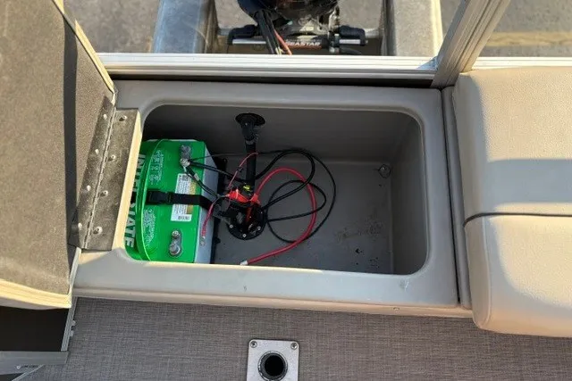 Slide: The Image of Battery compartment of 2020 Sun Tracker SportFish 22 XP3 boat with wiring. - 50