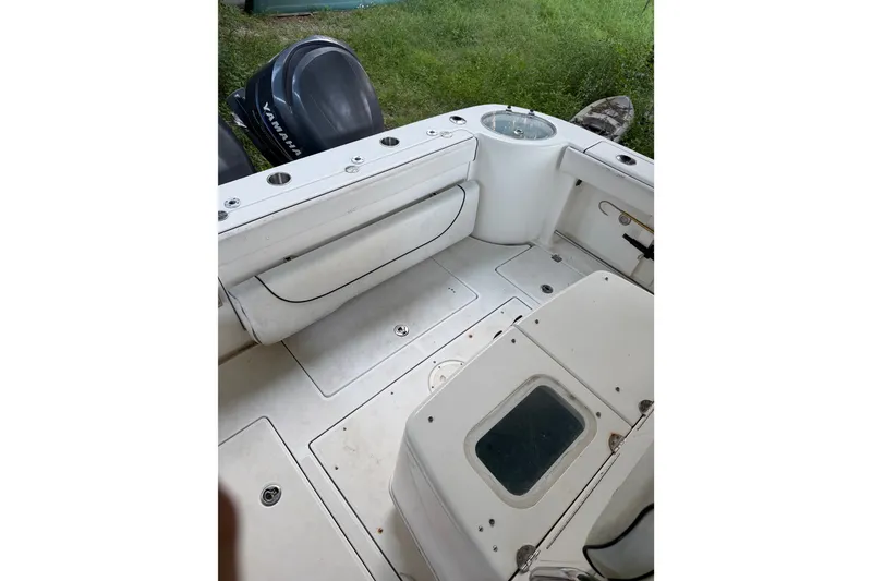 Slide: The Image of 2007 Robalo R300 Center Console boat interior with Yamaha engines. - 4