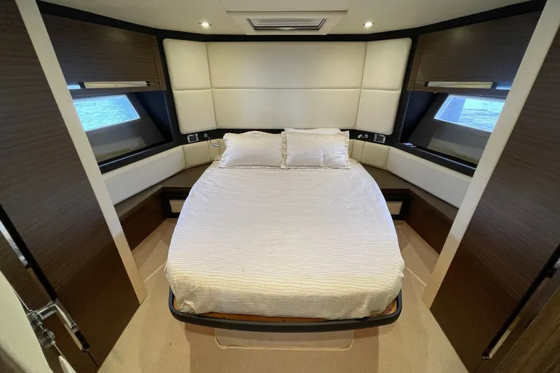 Slide: The Image of VIP/GUEST STATEROOM FORWARD OVERVIEW - 54