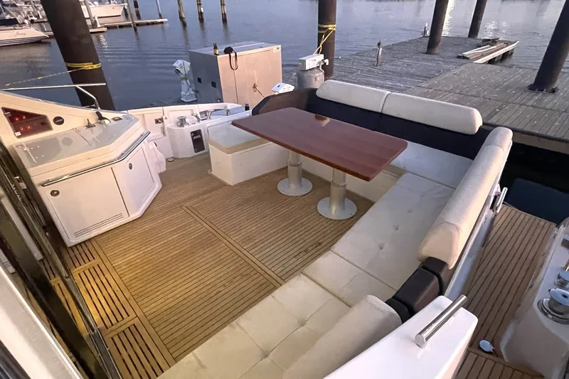 Slide: The Image of Azimut 55S 2016 - 25