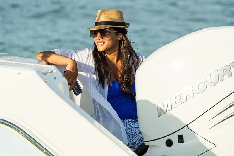 Slide: The Image of 2023-Boston-Whaler-240-Vantage-MarineMax - 45