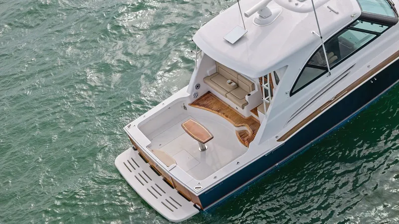 Slide: The Image of Aft Deck and Swim Platform - 12