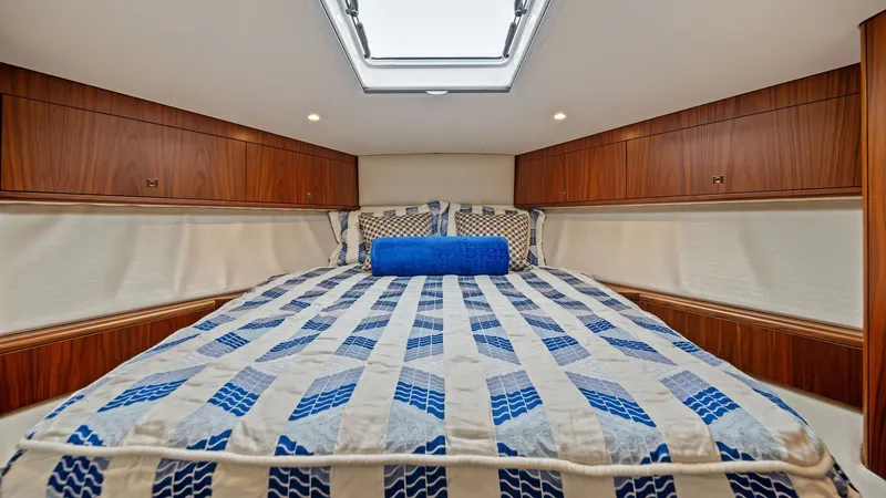 Slide: The Image of Forward Cabin with Skylight - 28