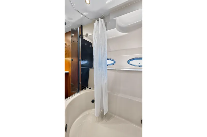 Slide: The Image of Jacuzzi Tub in Master Stateroom of 2003 Cruisers Yachts 4450 Express Motoryacht - 62