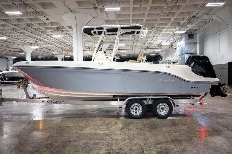 The Image of Bayliner Trophy T24CC 2025 - 0