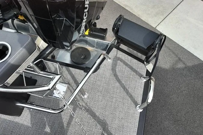 Slide: The Image of 2025 Barletta LUSSO 25UCAT boat with Mercury engine and swim ladder. - 24