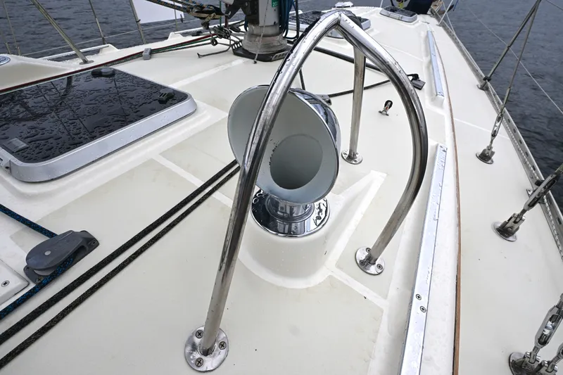 Slide: The Image of Deck of 2001 Caliber 40 LRC sailboat with stainless steel fittings and hatch. - 10