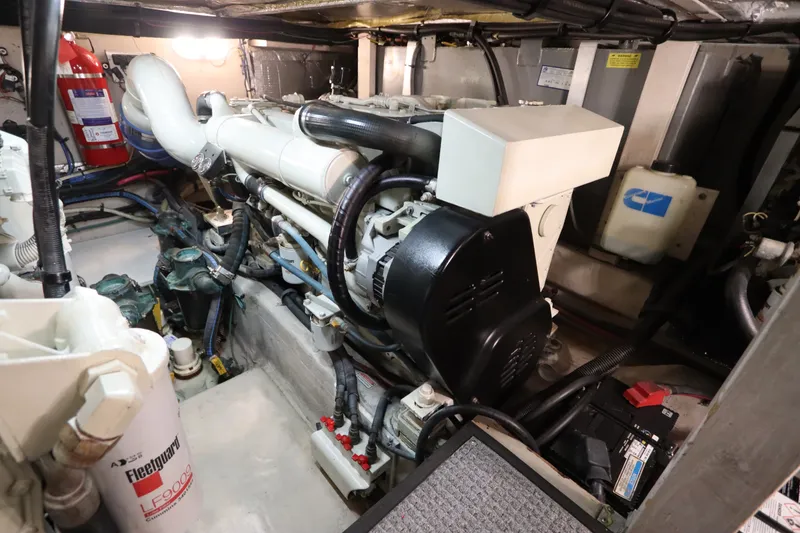 Slide: The Image of Sea Ray 390 Motor Yacht 2005 - 65