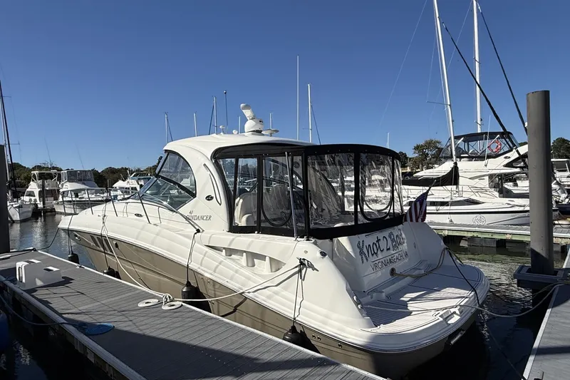 Slide: The Image of Sea Ray 40 Sundancer - 1