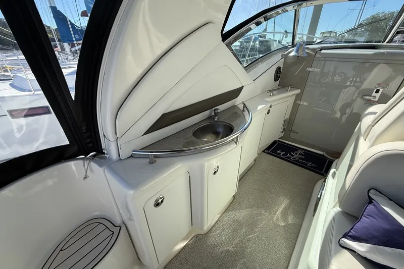 Slide: The Image of Sea Ray 40 Sundancer - 7