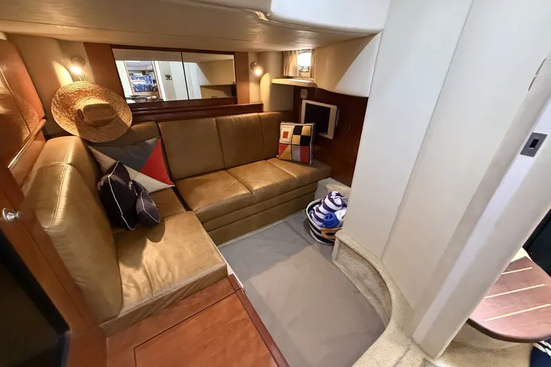 Slide: The Image of Sea Ray 40 Sundancer - 30