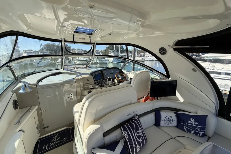 Slide: The Image of Sea Ray 40 Sundancer - 5