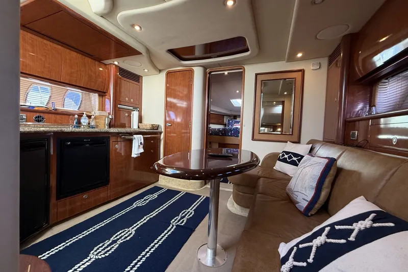 Slide: The Image of Sea Ray 40 Sundancer - 31