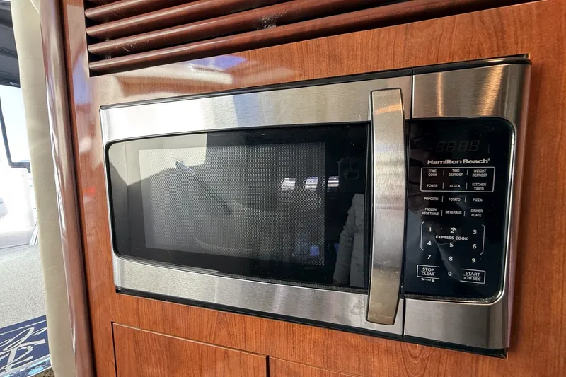 Slide: The Image of Sea Ray 40 Sundancer - 20