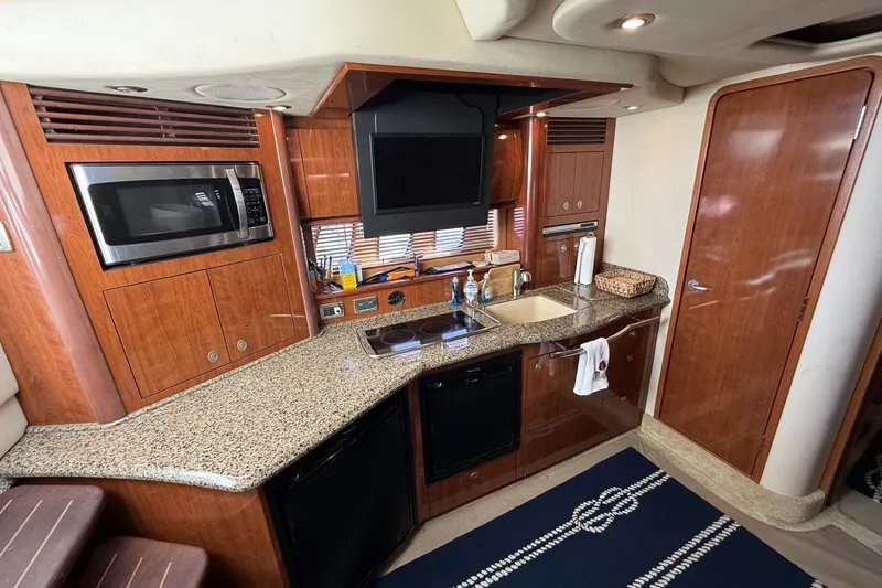 Slide: The Image of Sea Ray 40 Sundancer - 21