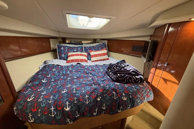 Slide: The Image of Sea Ray 40 Sundancer - 32