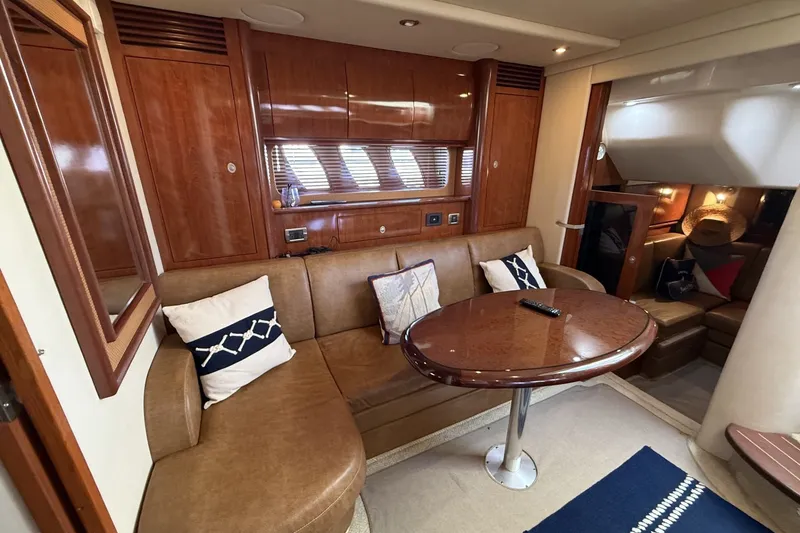 Slide: The Image of Sea Ray 40 Sundancer - 23
