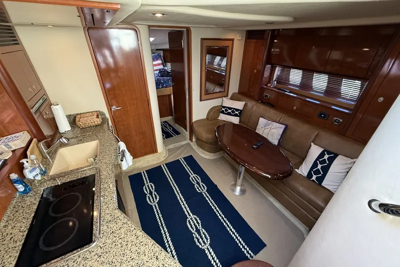 Slide: The Image of Sea Ray 40 Sundancer - 15