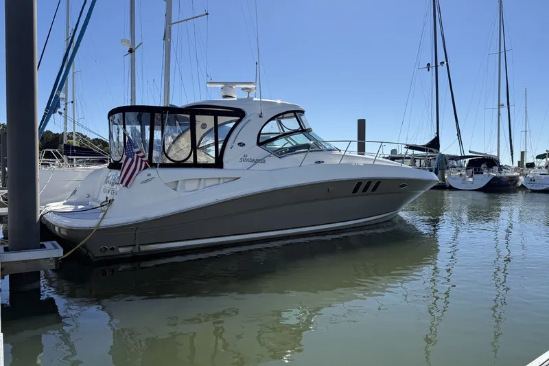 Slide: The Image of Sea Ray 40 Sundancer - 4