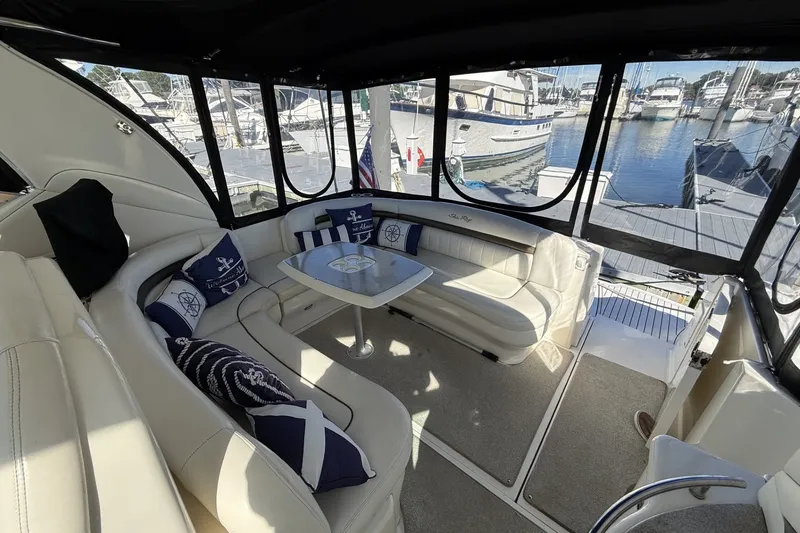 Slide: The Image of Sea Ray 40 Sundancer - 8