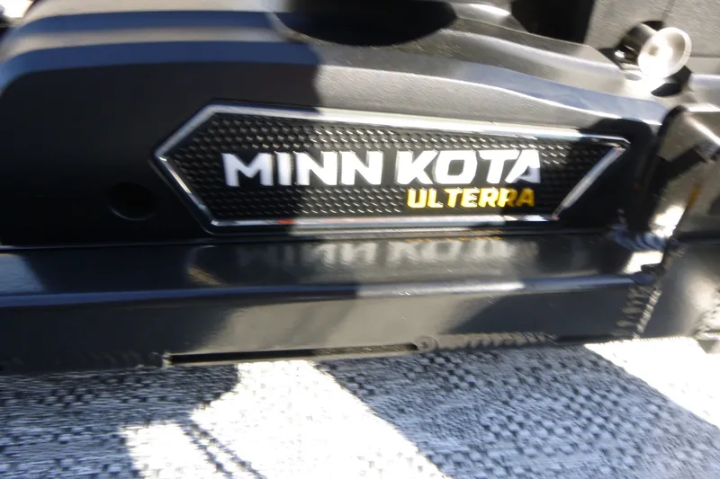 Slide: The Image of Minn Kota Ulterra motor on 2027 Premier 230 Sunsation Angler 2PT - CL boat. - 20