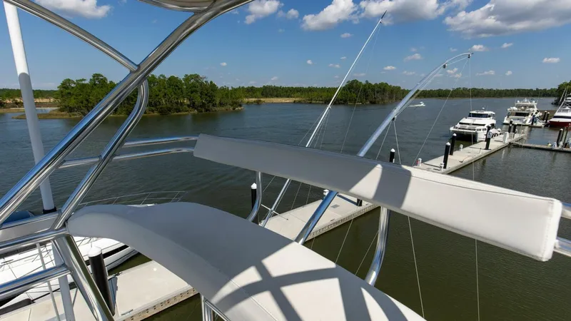 Slide: The Image of 50_2827464_2005_76_whiticar_enclosed_bridge_badonkadonk_flybridge_1 - 51