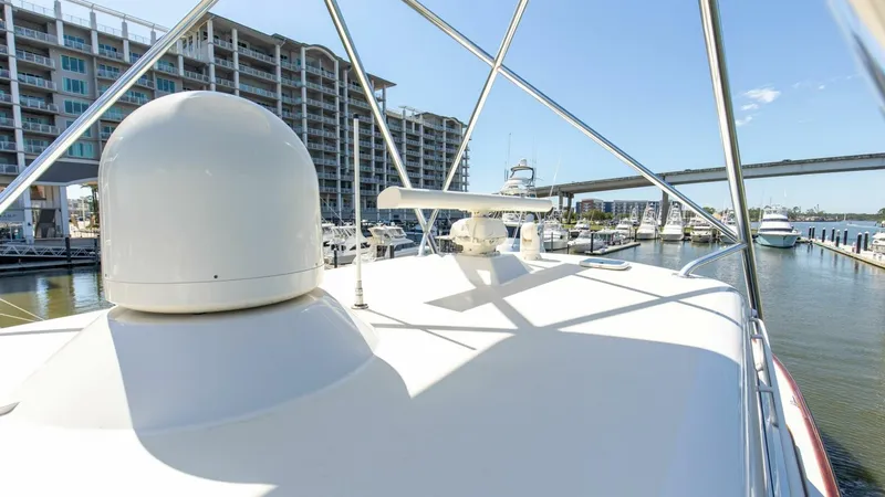 Slide: The Image of 54_2827464_2005_76_whiticar_enclosed_bridge_badonkadonk_radar - 55