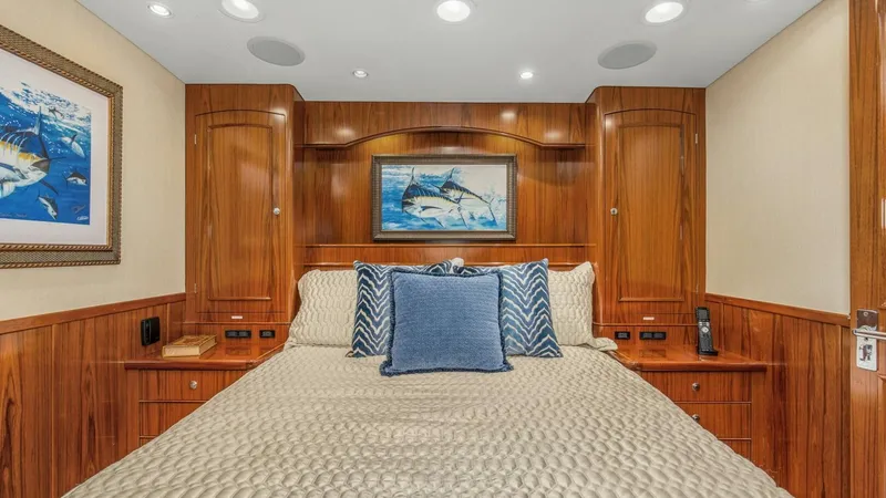 Slide: The Image of 21_2827464_2005_76_whiticar_enclosed_bridge_badonkadonk_master_stateroom_4 - 22