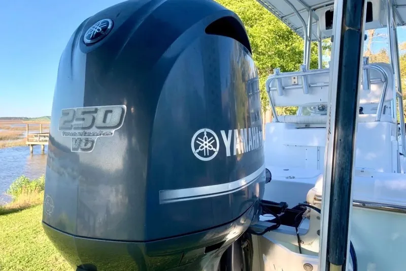 Slide: The Image of 2012 Sea Hunt BX22 Pro boat with Yamaha 250 V6 outboard motor. - 13