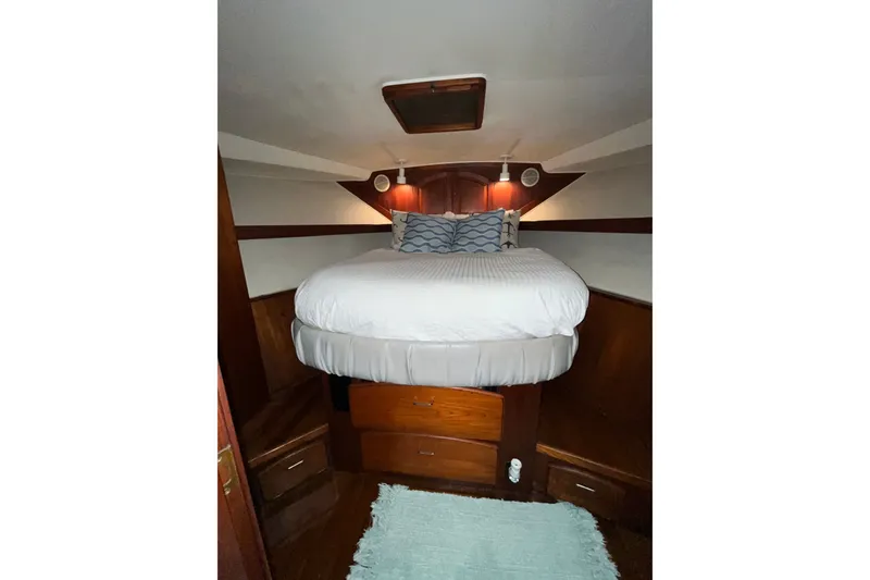 Slide: The Image of bow-guest stateroom - 27