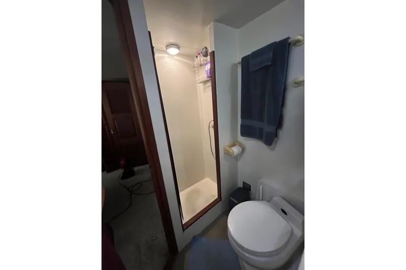 Slide: The Image of master ensuite head - 39