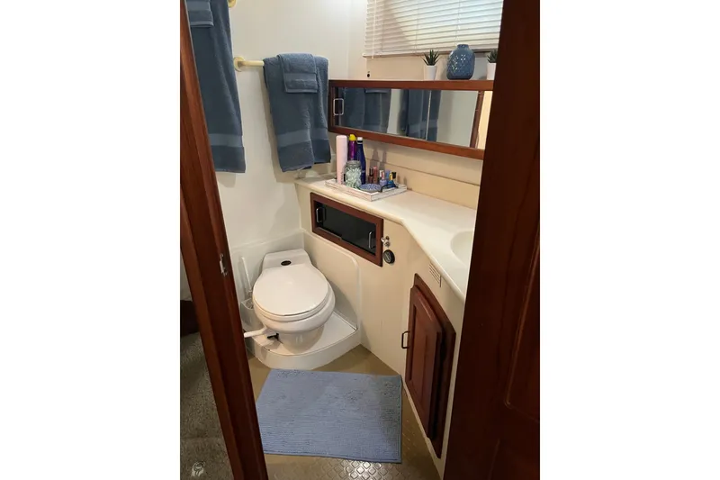 Slide: The Image of master ensuite head - 38