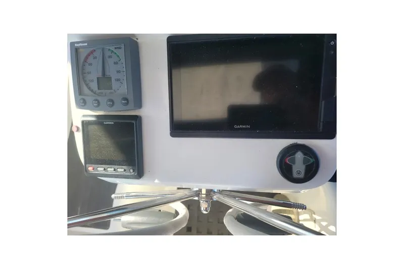 Slide: The Image of Control panel of a 2001 Beneteau Oceanis Clipper 36 CC sailboat. - 5