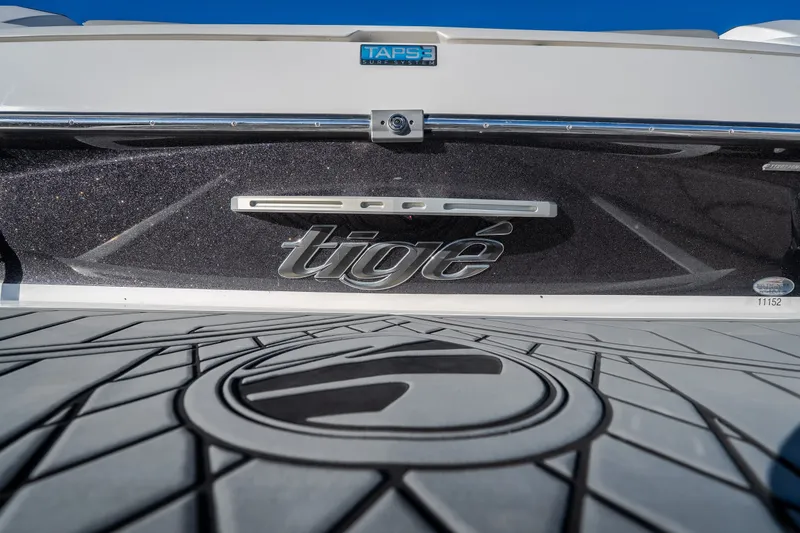 Slide: The Image of 2018 Tigé RZX3 boat with TAPS3 Surf System, rear view. - 35