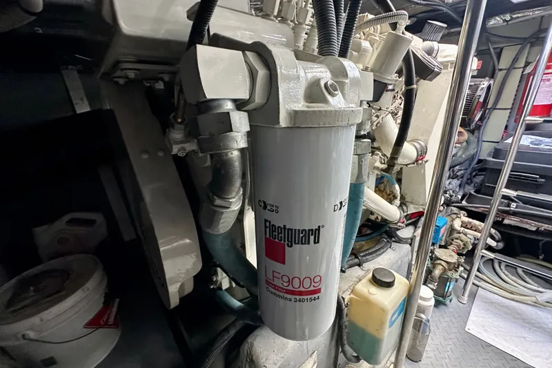 Slide: The Image of Engine room of 2001 Sea Ray Sundancer 460 with Fleetguard LF9009 filter. - 38