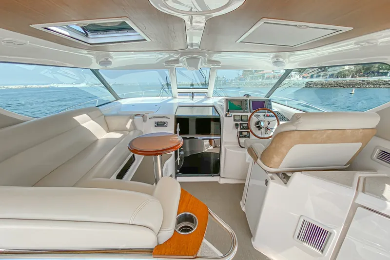 Slide: The Image of Tiara 4300 Sovran 2008 - 23