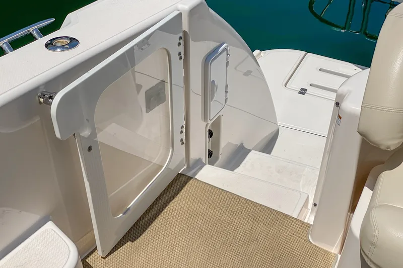 Slide: The Image of Tiara 4300 Sovran 2008 - 21