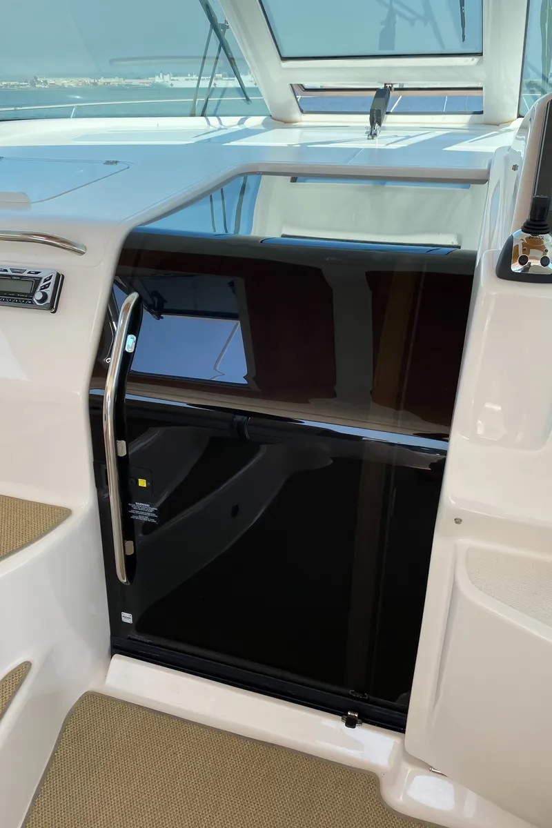 Slide: The Image of Tiara 4300 Sovran 2008 - 37