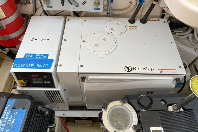 Slide: The Image of Tiara 4300 Sovran 2008 - 76