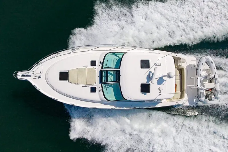 Slide: The Image of Tiara 4300 Sovran 2008 - 10