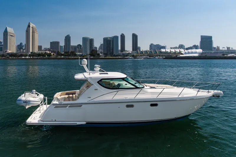 Slide: The Image of Tiara 4300 Sovran 2008 - 11
