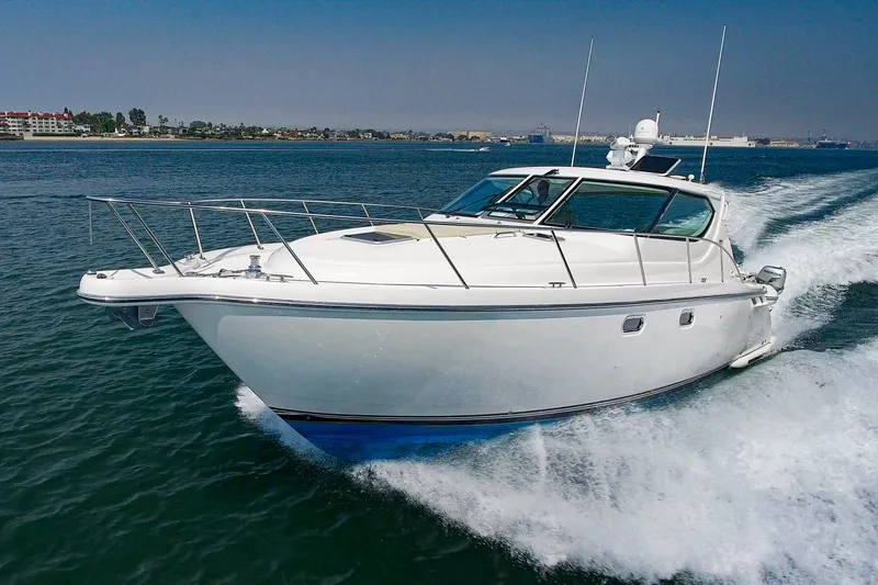 Slide: The Image of Tiara 4300 Sovran 2008 - 8